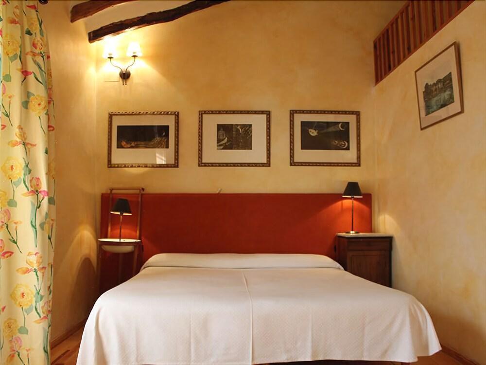 Hotel Rural Mas Fontanelles Biar Bagian luar foto